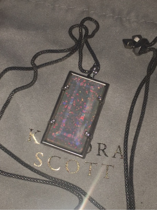 Kendra Scott Jewelry - Kendra Scott Edith adjustable pendant necklace.